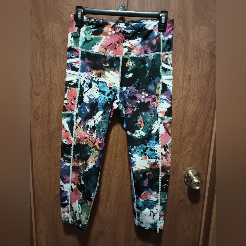 TKO Capri Leggings Athletic Exercise Pants Pockets Large NWOT multicolor